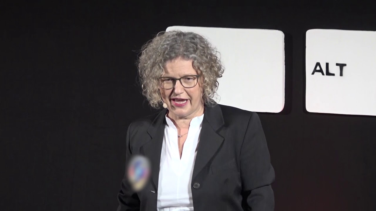 Claudia Kessler bei einem Vortrag