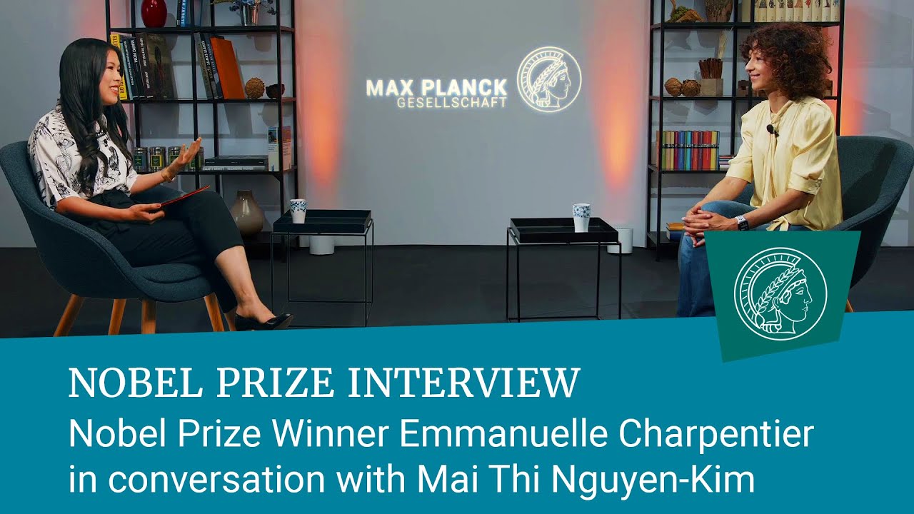 Gesprächssituation zwischen Nobelpreisträgerin Emmanuelle Charpentier und Mai Thi Nguyen-Kim
