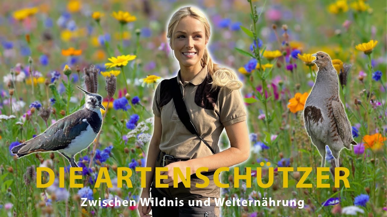 Marie Hoffmann vor einer Blumenwiese